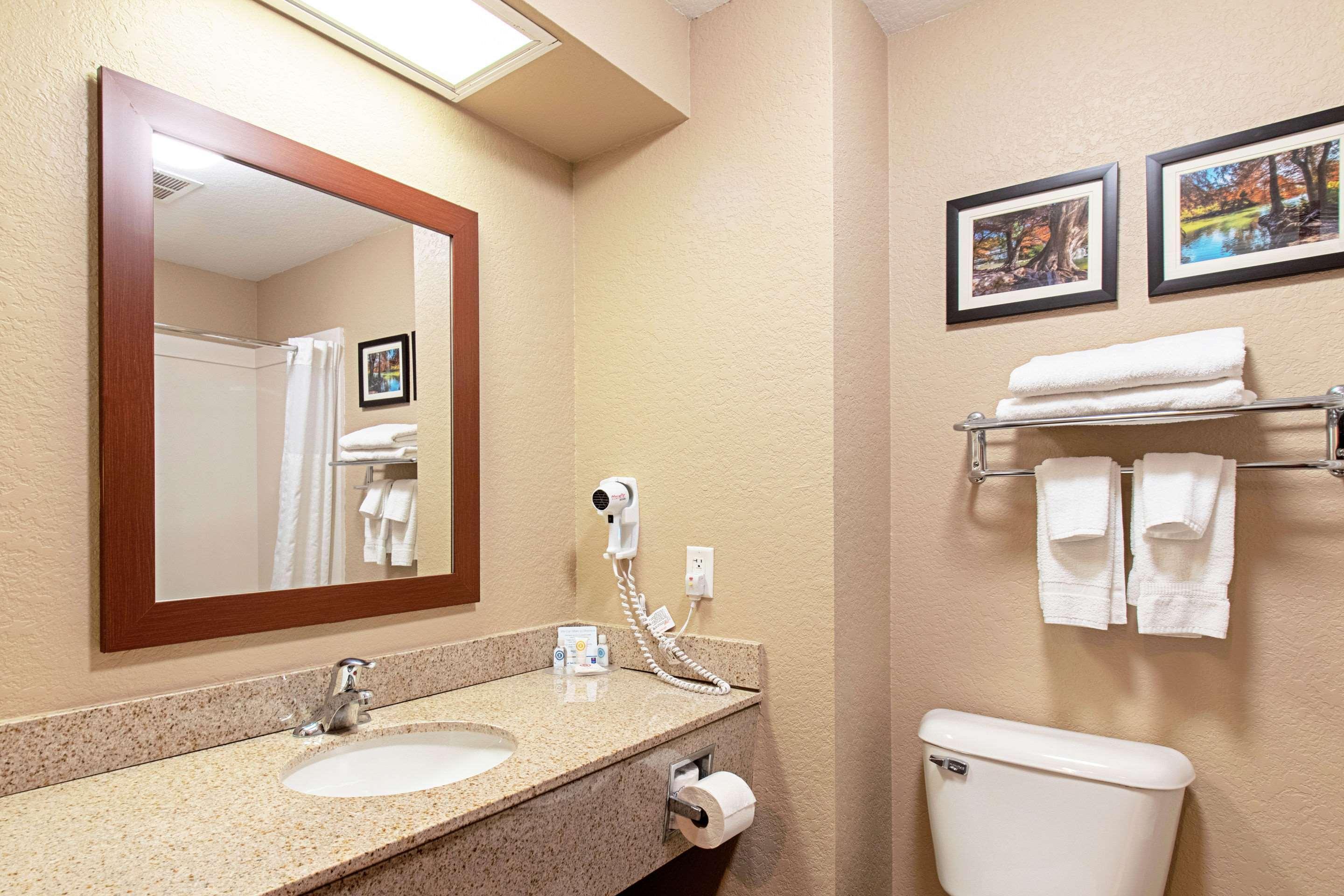 Comfort Inn & Suites And Suites Fredericksburg Exteriér fotografie