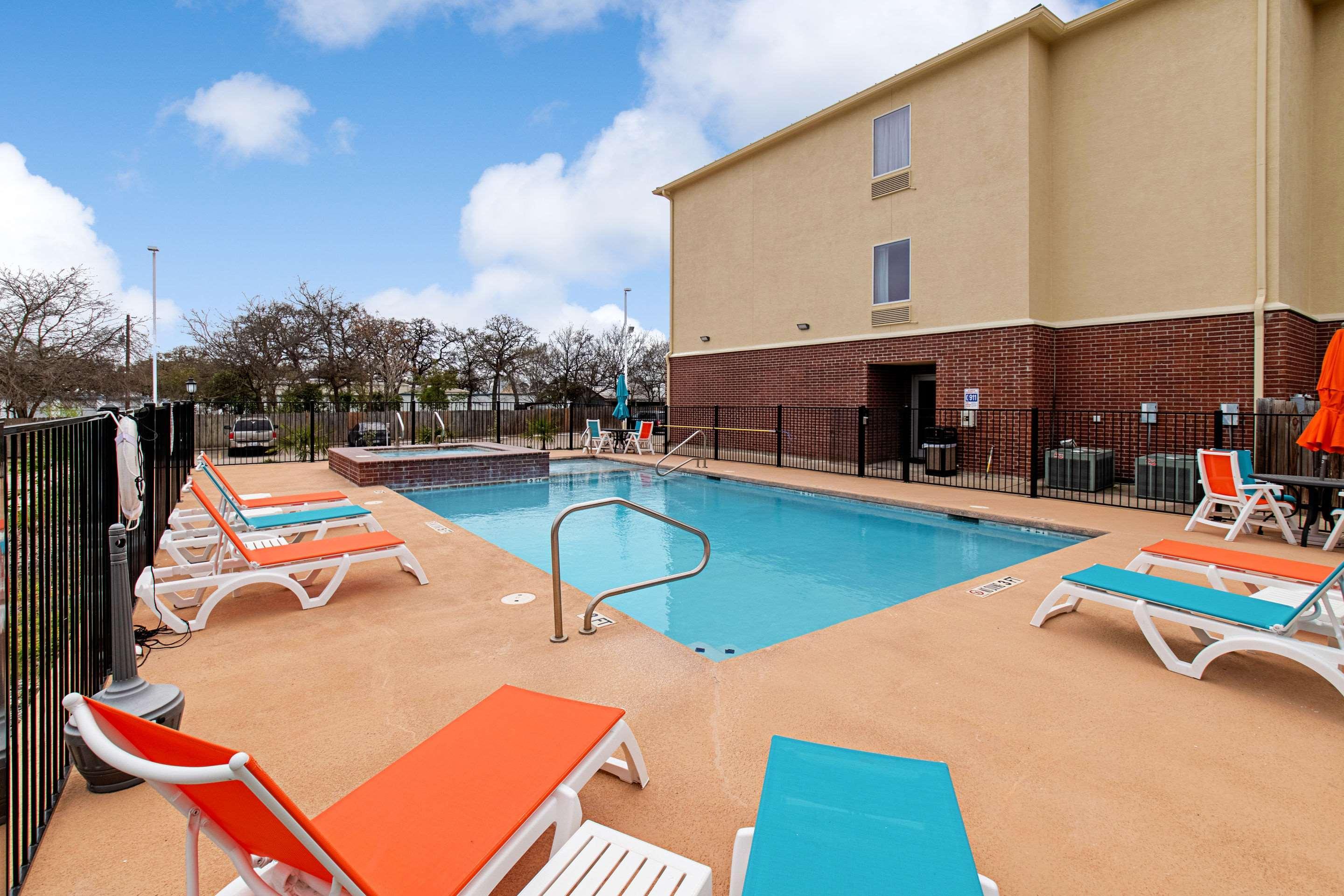 Comfort Inn & Suites And Suites Fredericksburg Exteriér fotografie