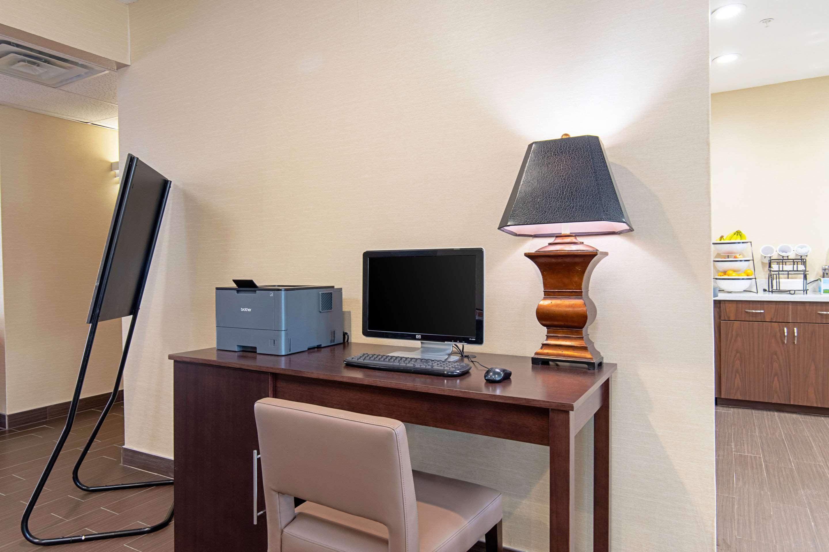 Comfort Inn & Suites And Suites Fredericksburg Exteriér fotografie